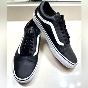 SOLD 😃 VANS Men’s Black & White Leather Sneakers Size 11.5